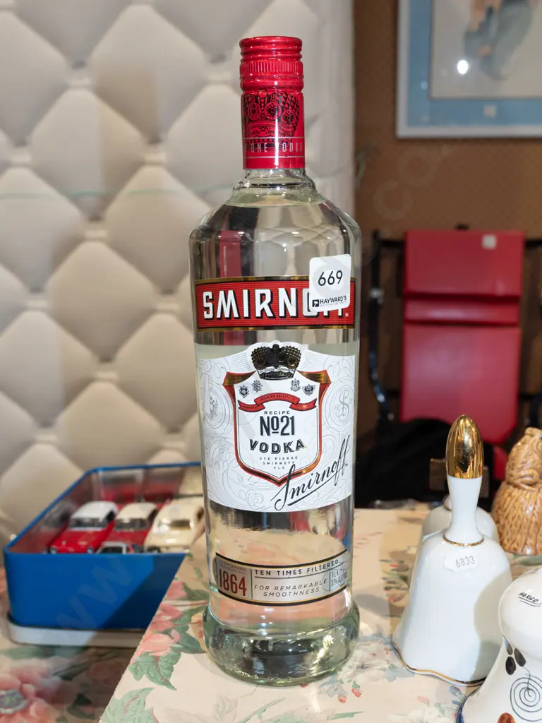 1L Smirnoff vodka Image 1++