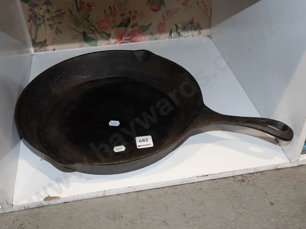 cast iron frying pan Diam290 Image 1++