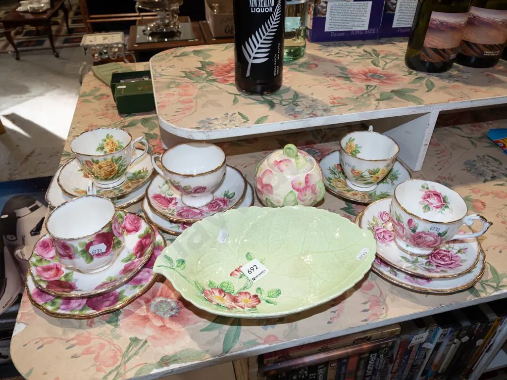 4 trios, cup, saucer, lidded sugar, Carlton Ware primula bowl Image 1++