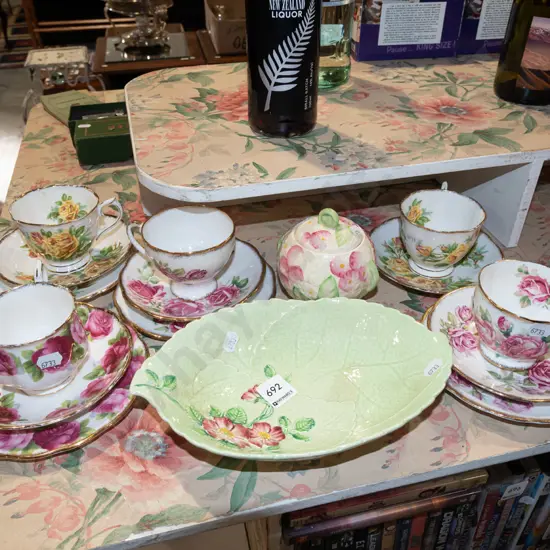 4 trios, cup, saucer, lidded sugar, Carlton Ware primula bowl