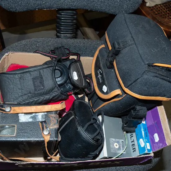 box; cameras; boxed brownie, Yasicha 35mm camera etc