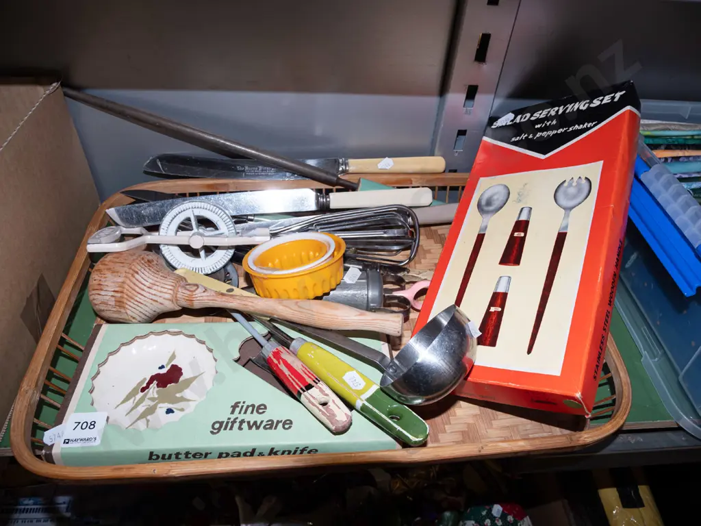 cane tray, utensils Image 1++
