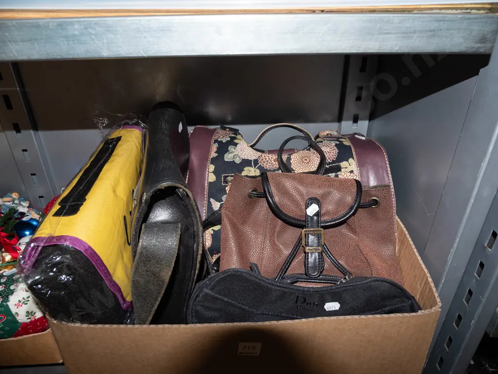 box; hand bags Image 1++