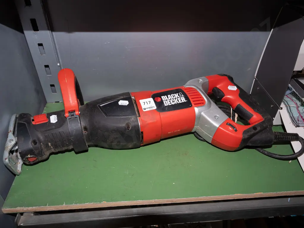 Black & Decker reciprocating saw Image 1++