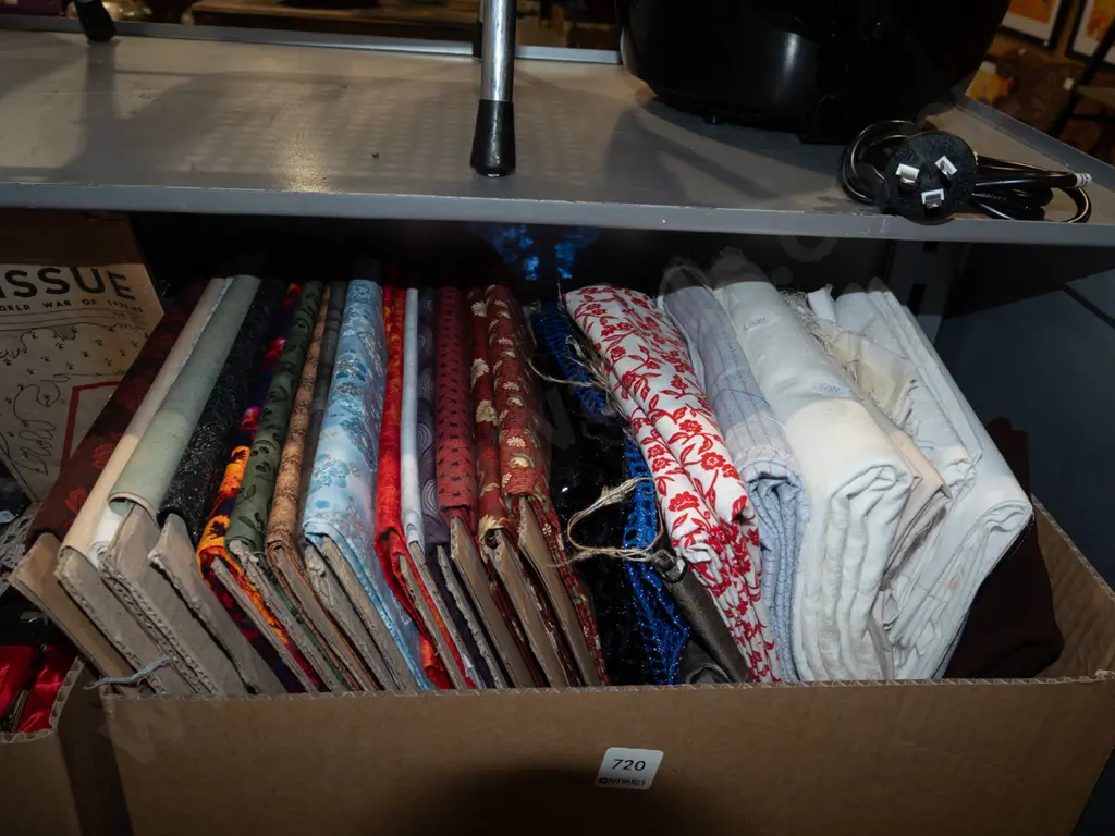 box of fabric pieces Image 1++