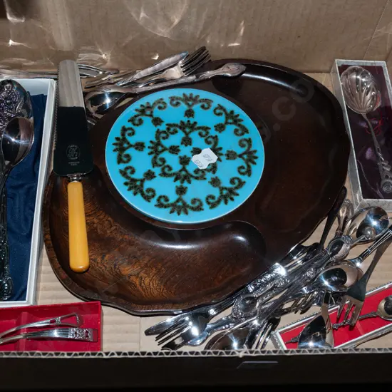 box; cutlery, segmented tray/cheese board