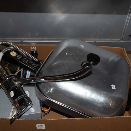 box; electric frying pan, 2x transformers etc