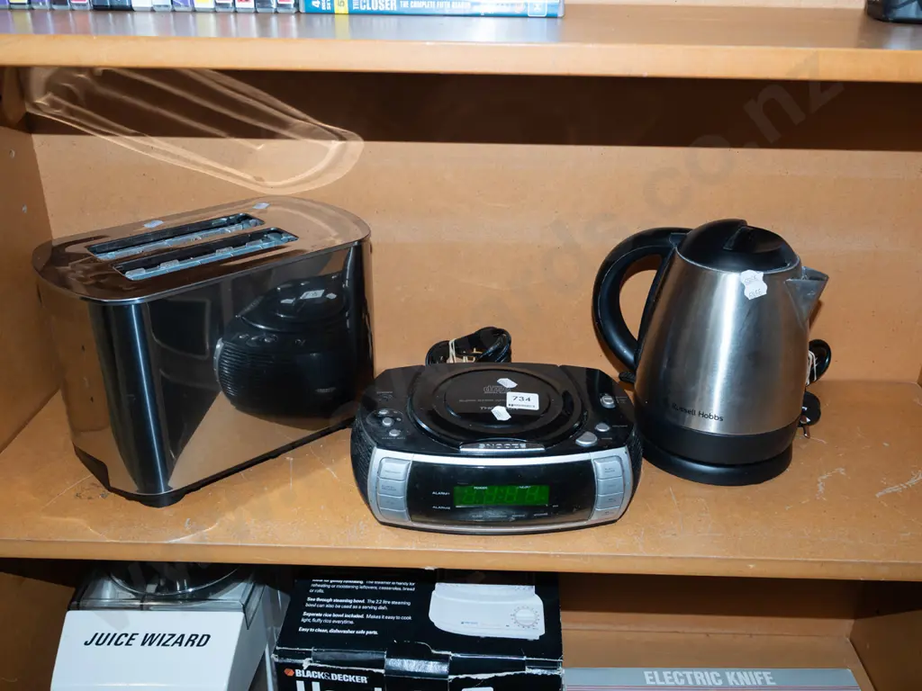 toaster, small electric kettle, CD radio bedside clock Image 1++