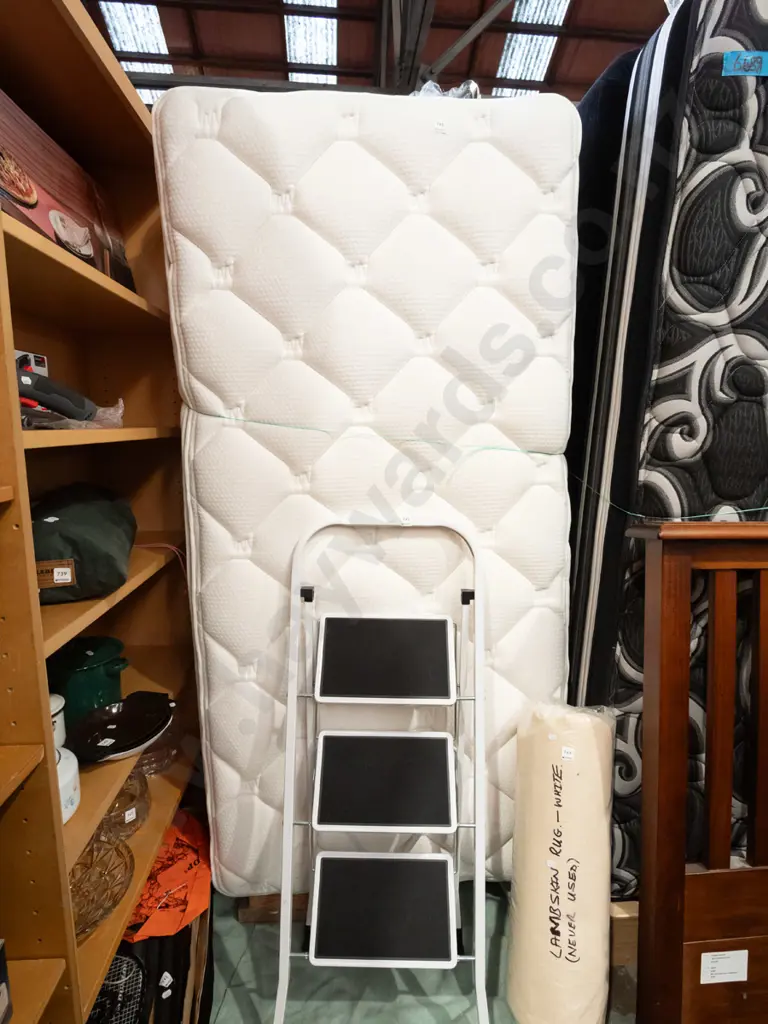 Sleepmaker Home Collection single mattress and base Image 1++