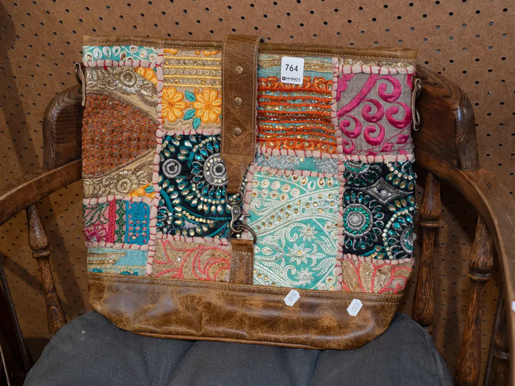 ethnic style hand bag Image 1++