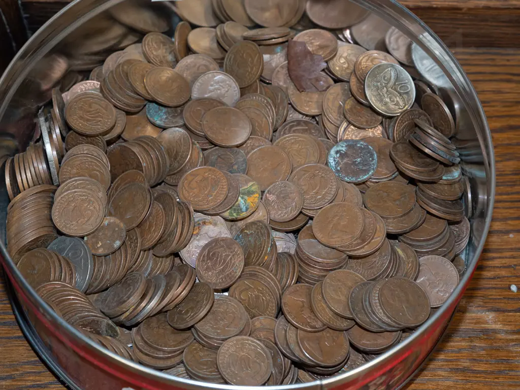 tub of coins Image 1++