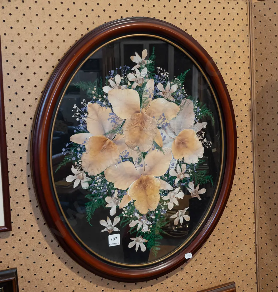 framed pressed flowers Image 1++