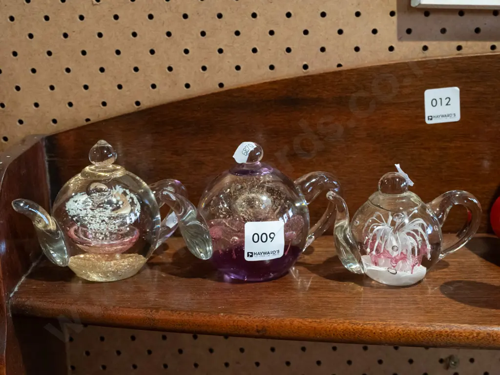 3x studio glass teapots H100 Image 1++