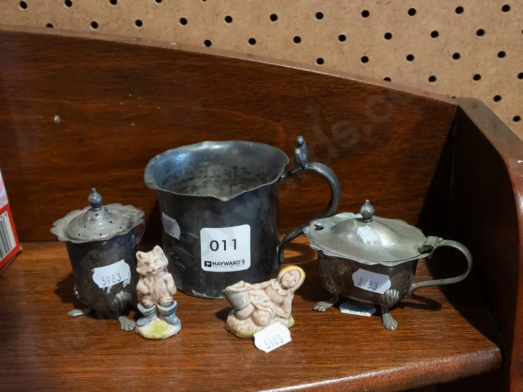 pewter tankard, open salt, pepper shaker, 2x Wade Whimsies Image 1++