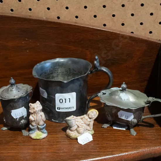 pewter tankard, open salt, pepper shaker, 2x Wade Whimsies