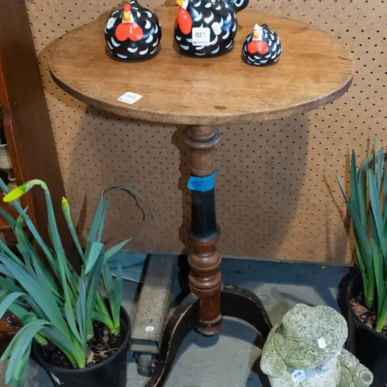 oregon and mahogany top table H720 varnish needs attention