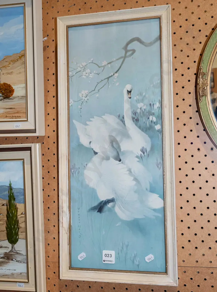 framed Vernon Ward swan print - frame needs attention H540 Image 1++