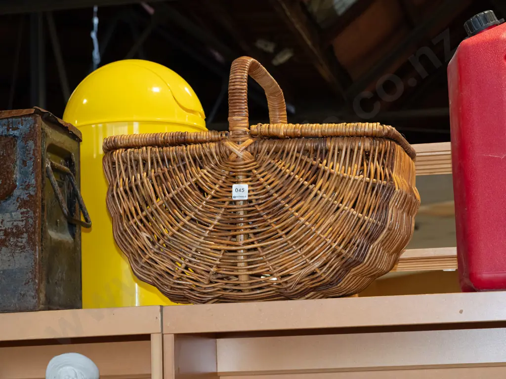 cane picnic hamper H400 Image 1++