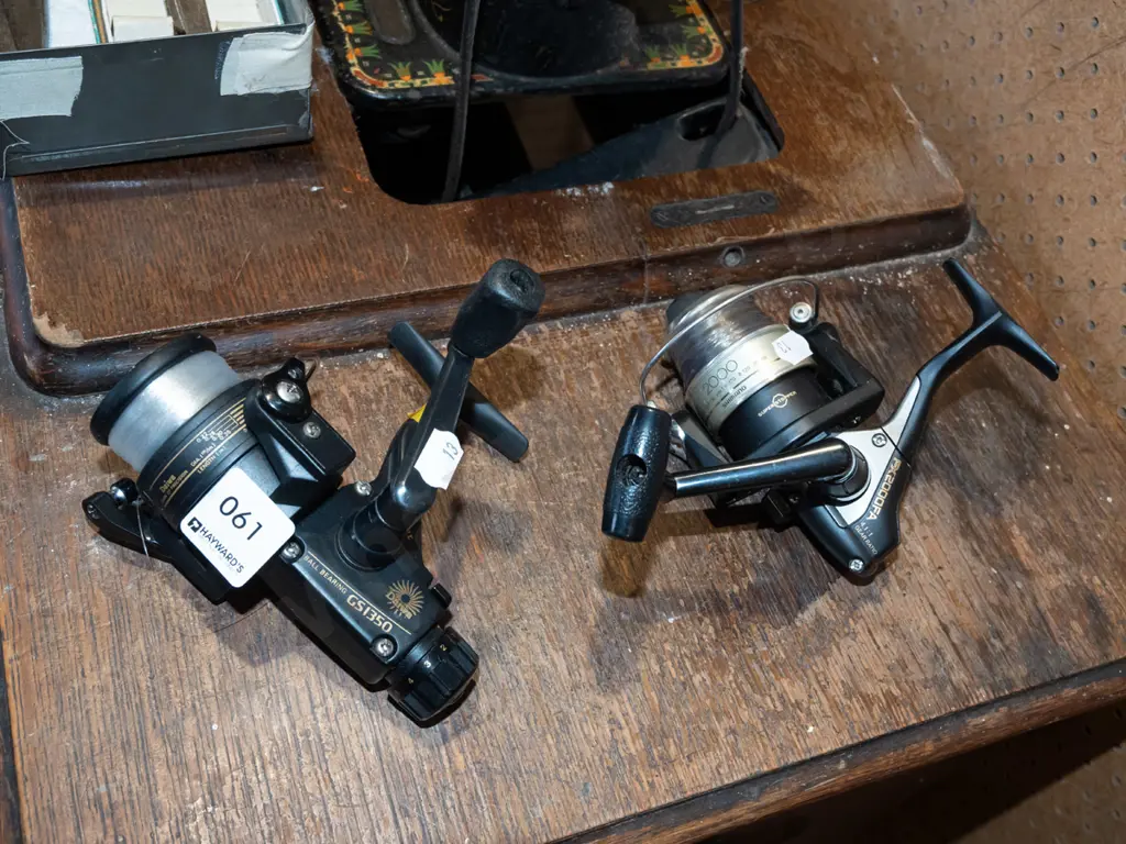 2x fishing reels Image 1++