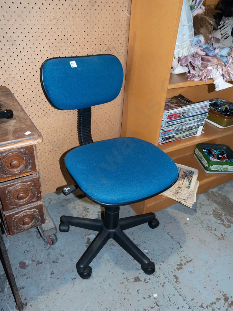 blue office chair Image 1++