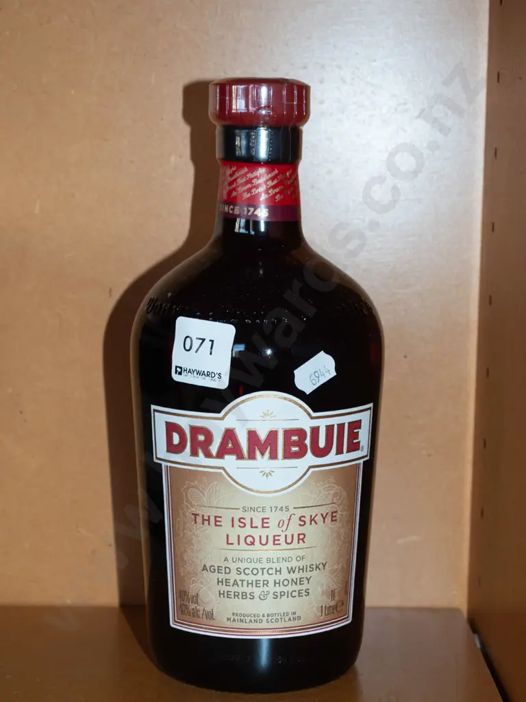 1L bottle of Drambuie Image 1++
