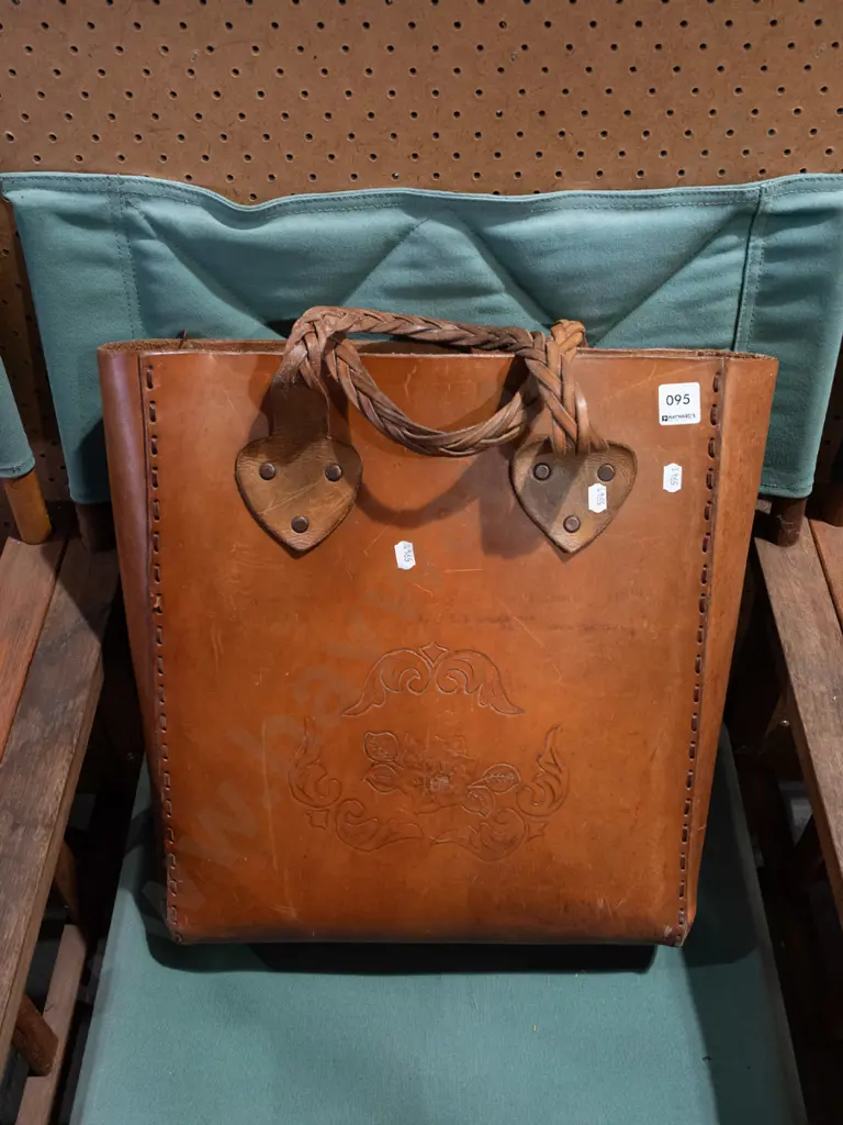 heavy tooled leather tote bag Image 1++