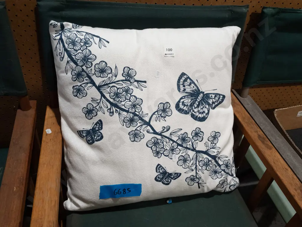 white cushion with botanical print Image 1++