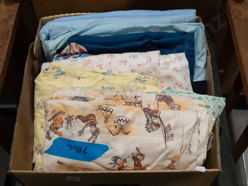 box of fabric pieces Image 1++