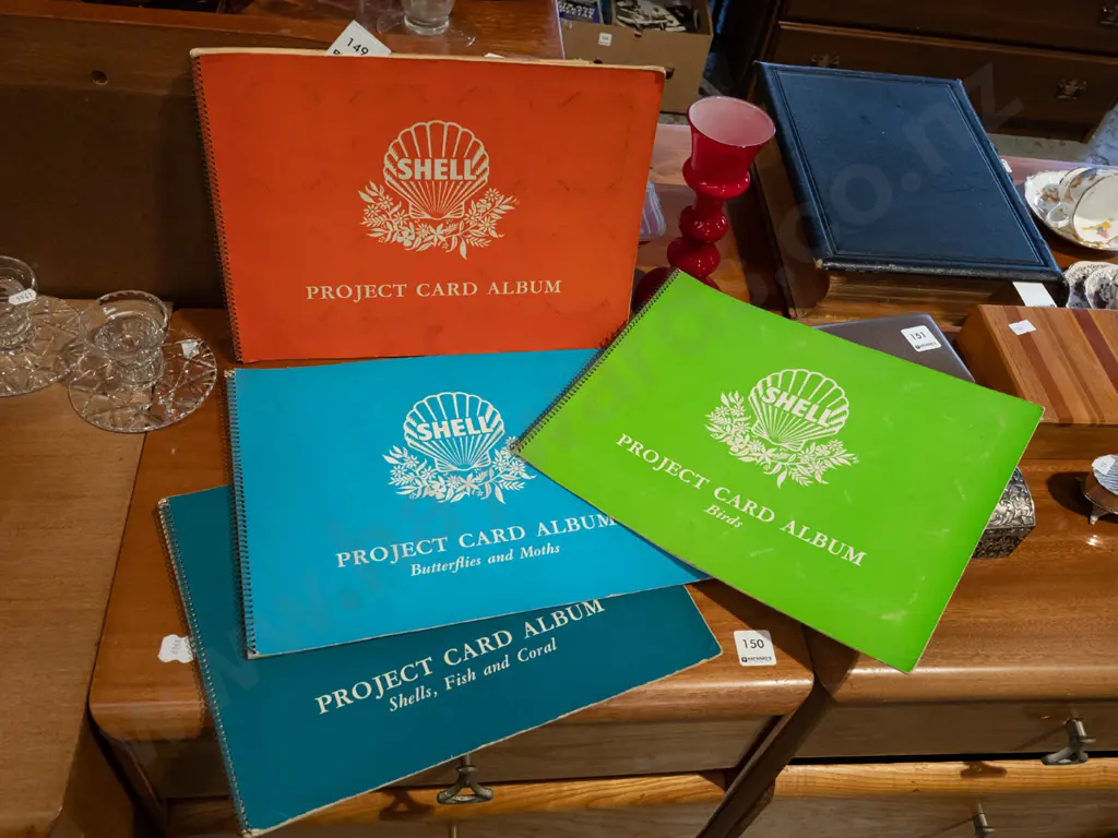 4x Shell collector card albums - not complete Image 1++