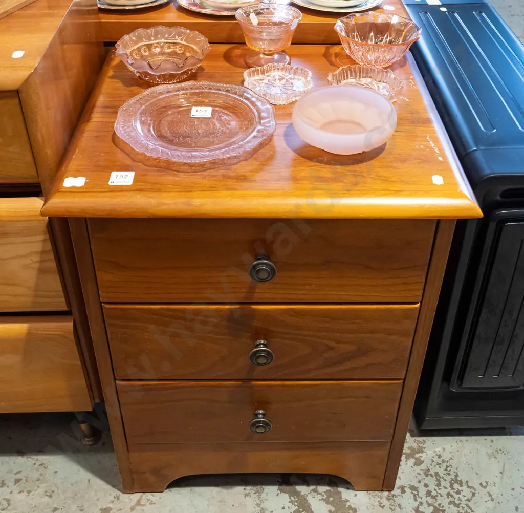 pine 3 drawer bedside cabinet Image 1++