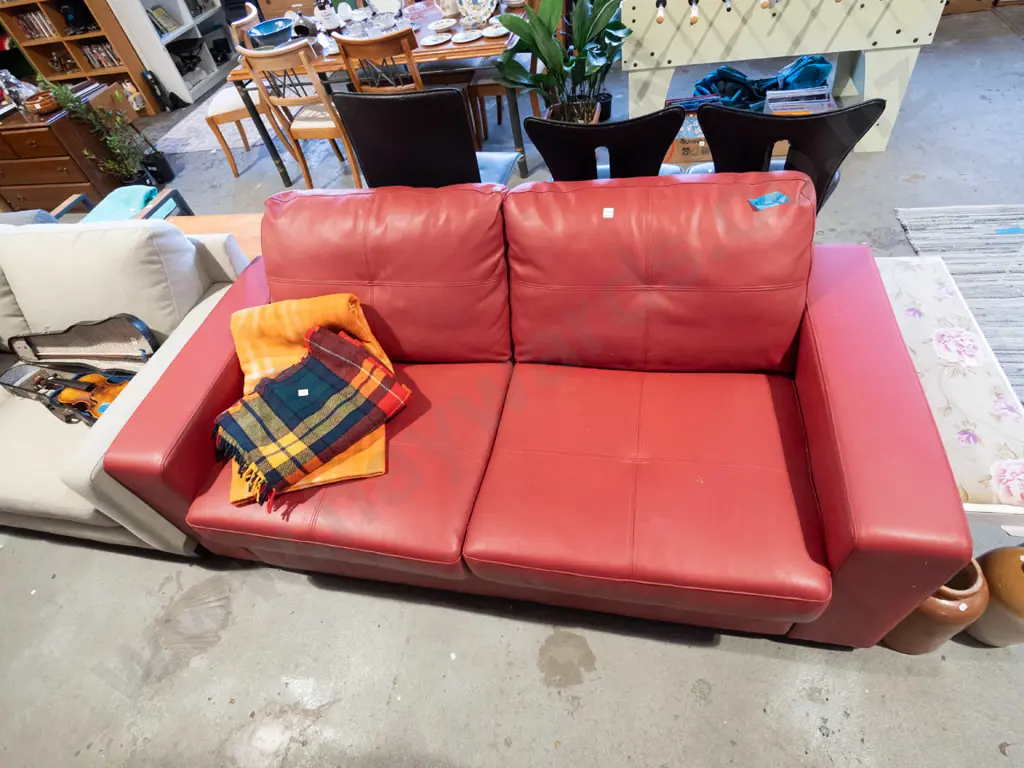 red leather upholstered 2 seater divan bed - needs a clean Image 1++