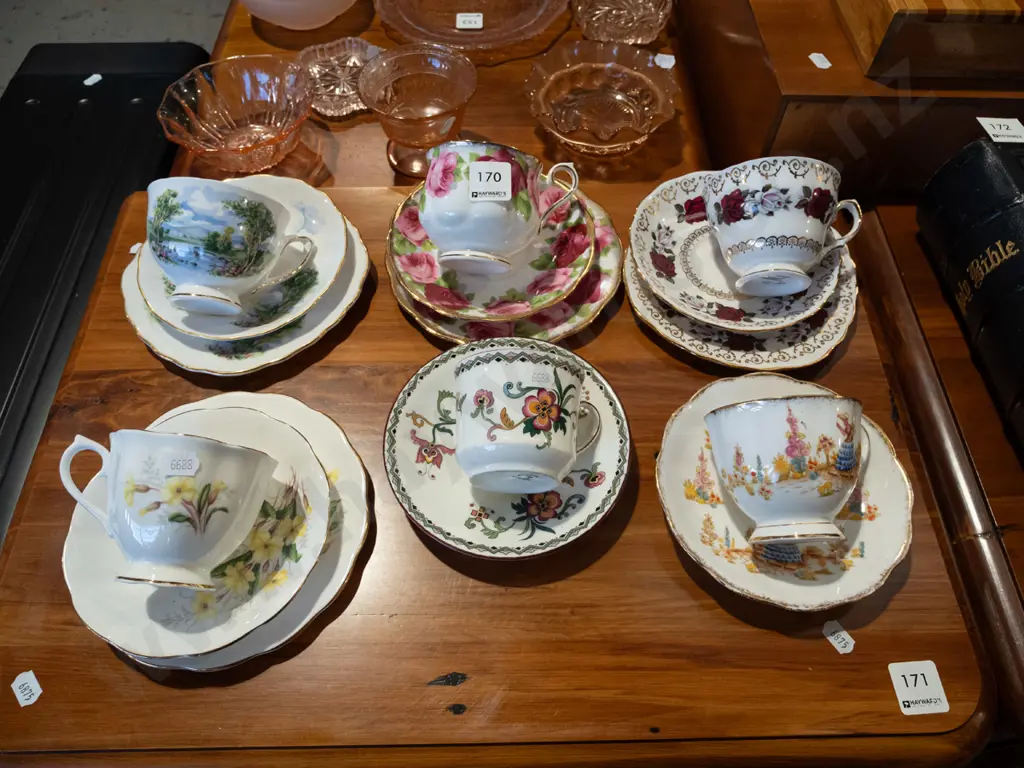 4x trios, 2x cups and saucers Image 1++