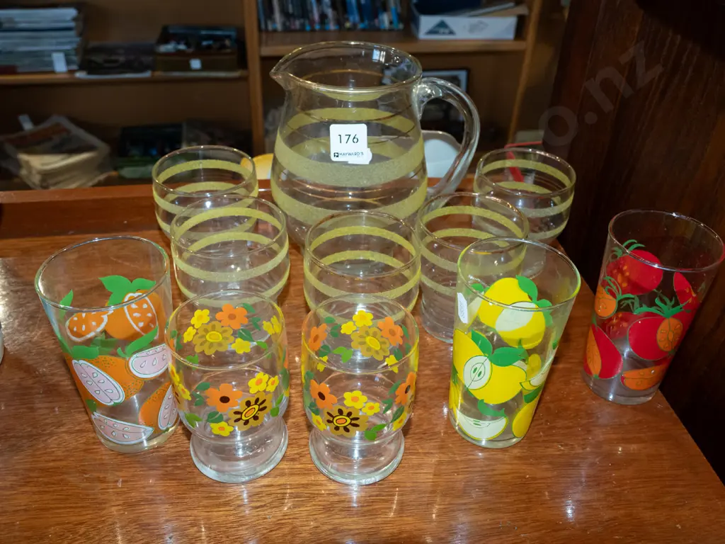 part retro tumbler set and 5 mismatched tumblers Image 1++