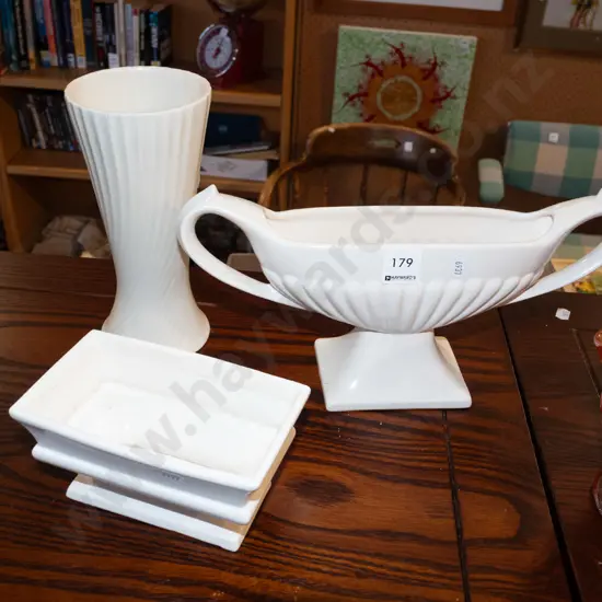 3x white ceramic vases Tallest has crack H205