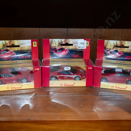 3x boxed Burago model vehicles