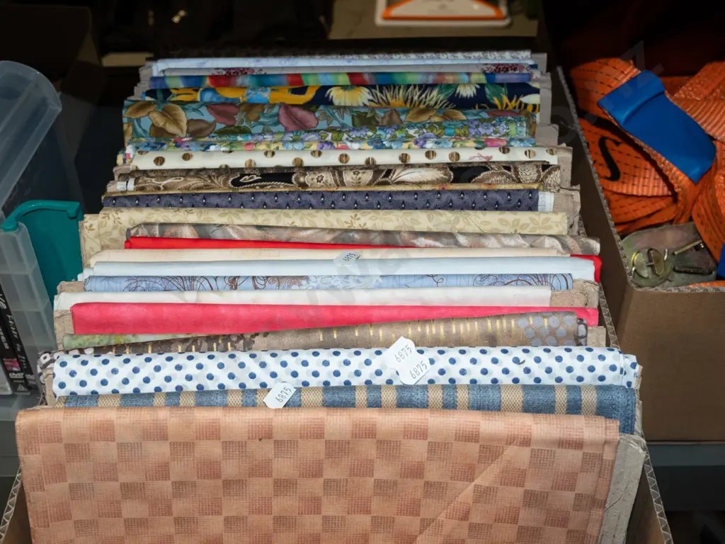 box of fabric pieces Image 1++