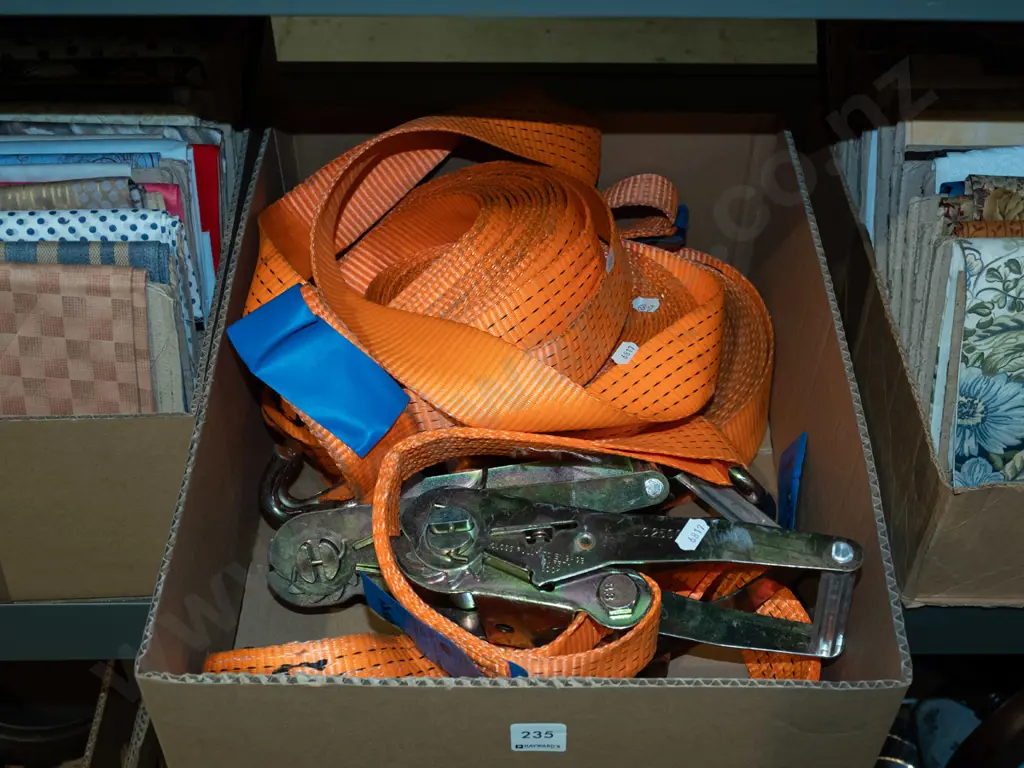 box of heavy duty tie downs Image 1++