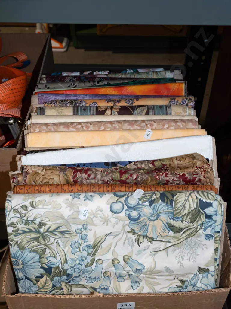 box of fabric pieces Image 1++