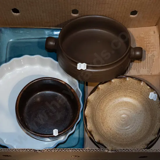 box; ceramic trays, baking dishes, bowls