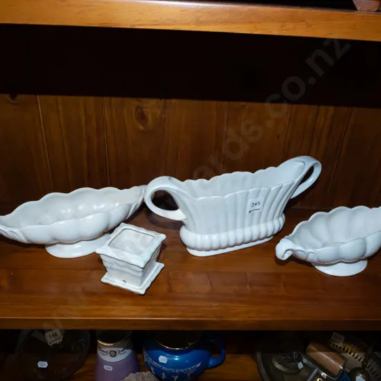 4x white cermaic vases L280