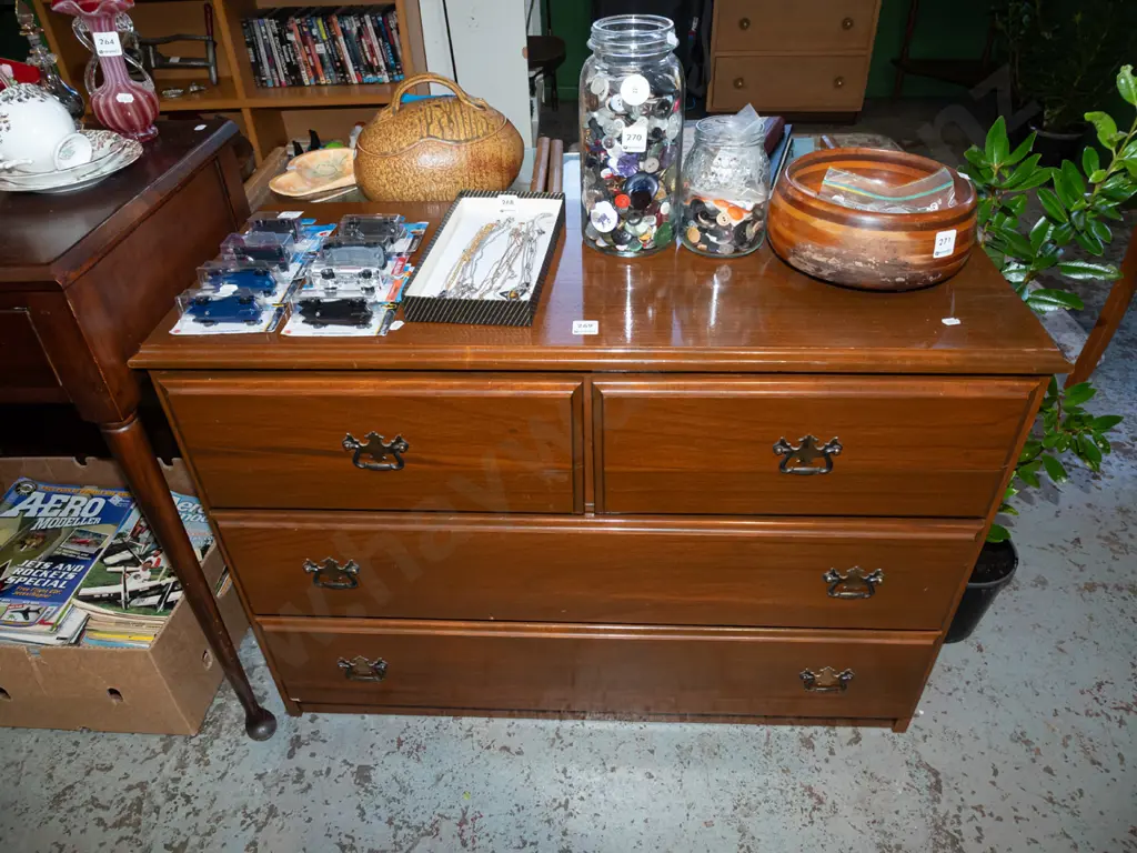 dark stained pine 4 drawer lowboy H655 W915 D365 Image 1++