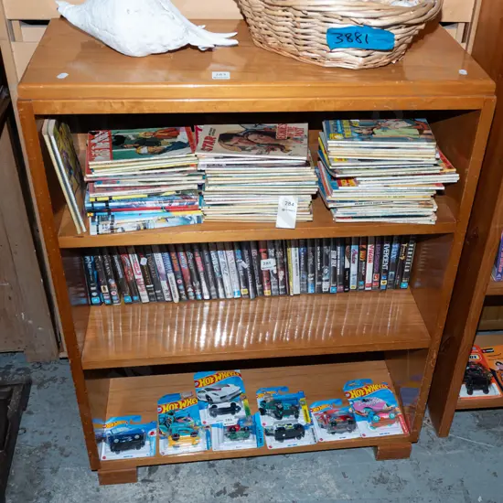 rimu bookcase H860 W680 D290
