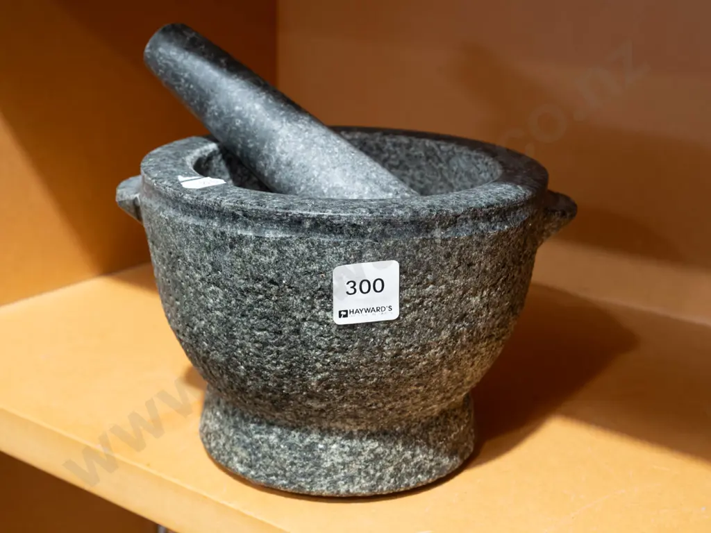stoneware mortar and pestle H135 Image 1++