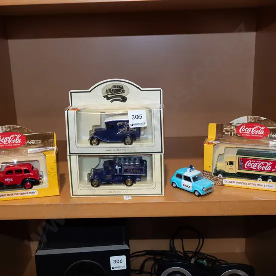 4x boxed toy vehicles, 1x unboxed vehicle
