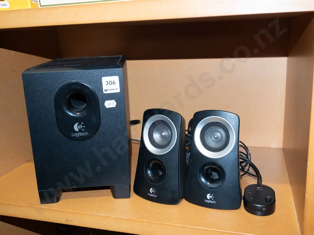Logitech computer speakers Image 1++