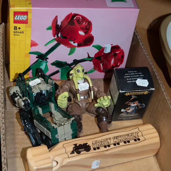 box; action figurines, train, whistle, Lego Red Rose set