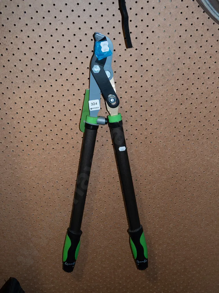 pair of loppers Image 1++