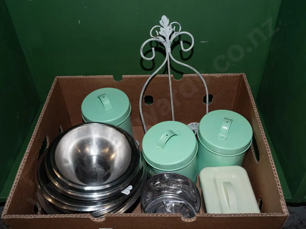 box; stainless steel mixing  bowls, cookbook stand, flour sifter etc Image 1++