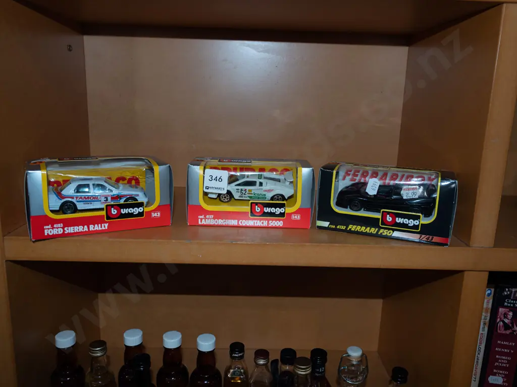 3x boxed Burago toy vehhicles Image 1++