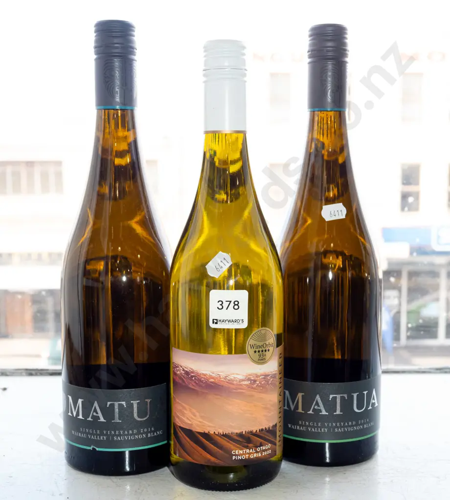 2x bottles of Matua sauvignon blanc 2016, Mt Tanner pinot gris 2022 Image 1++